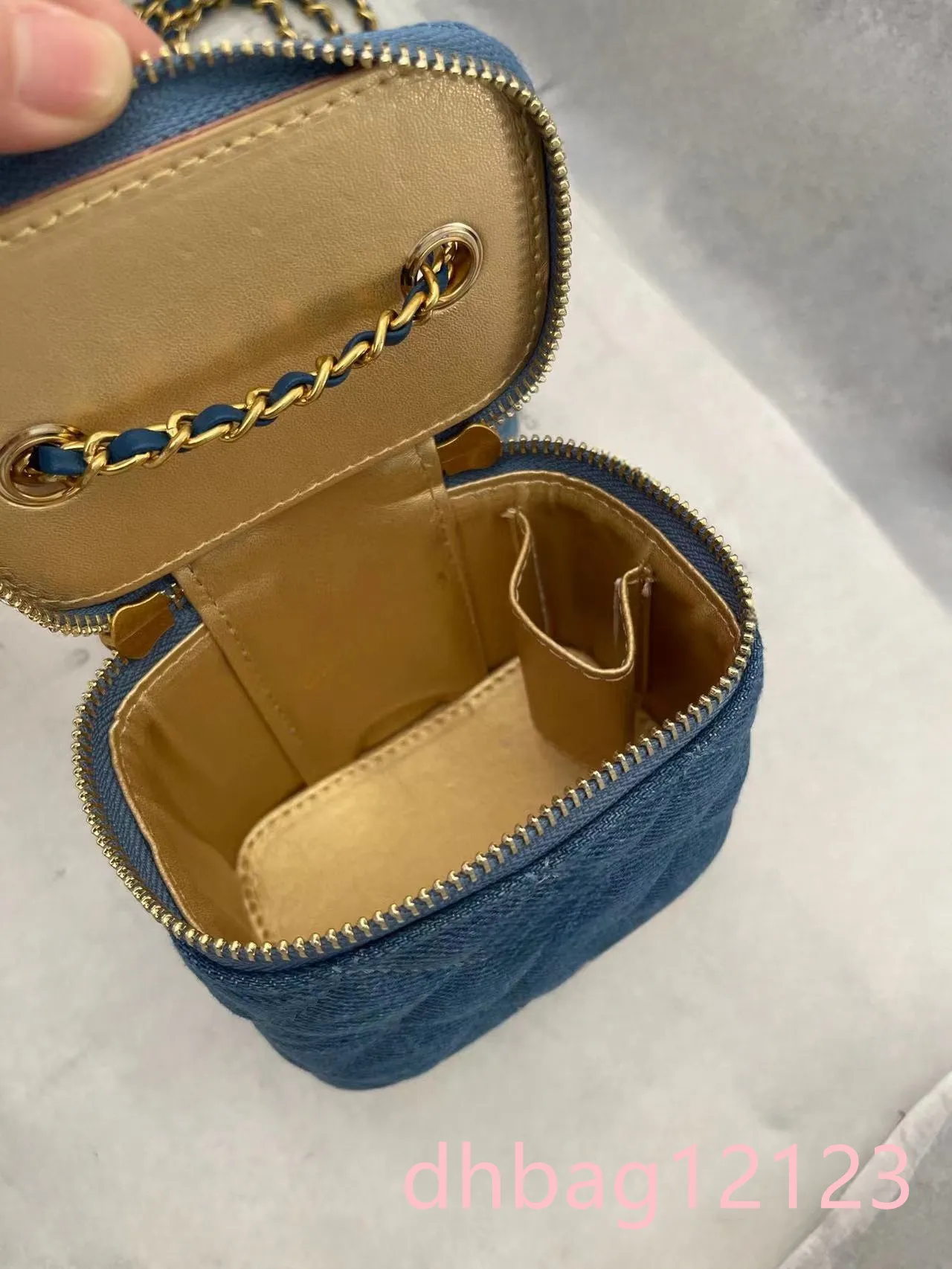 Borsa da designer, piccola scatola per il trucco, in denim, in pelle di pecora, con perle schiacciate, pallina dorata, accessori in metallo, borsa a mano con spalla inclinata, rossetto_voghion.com