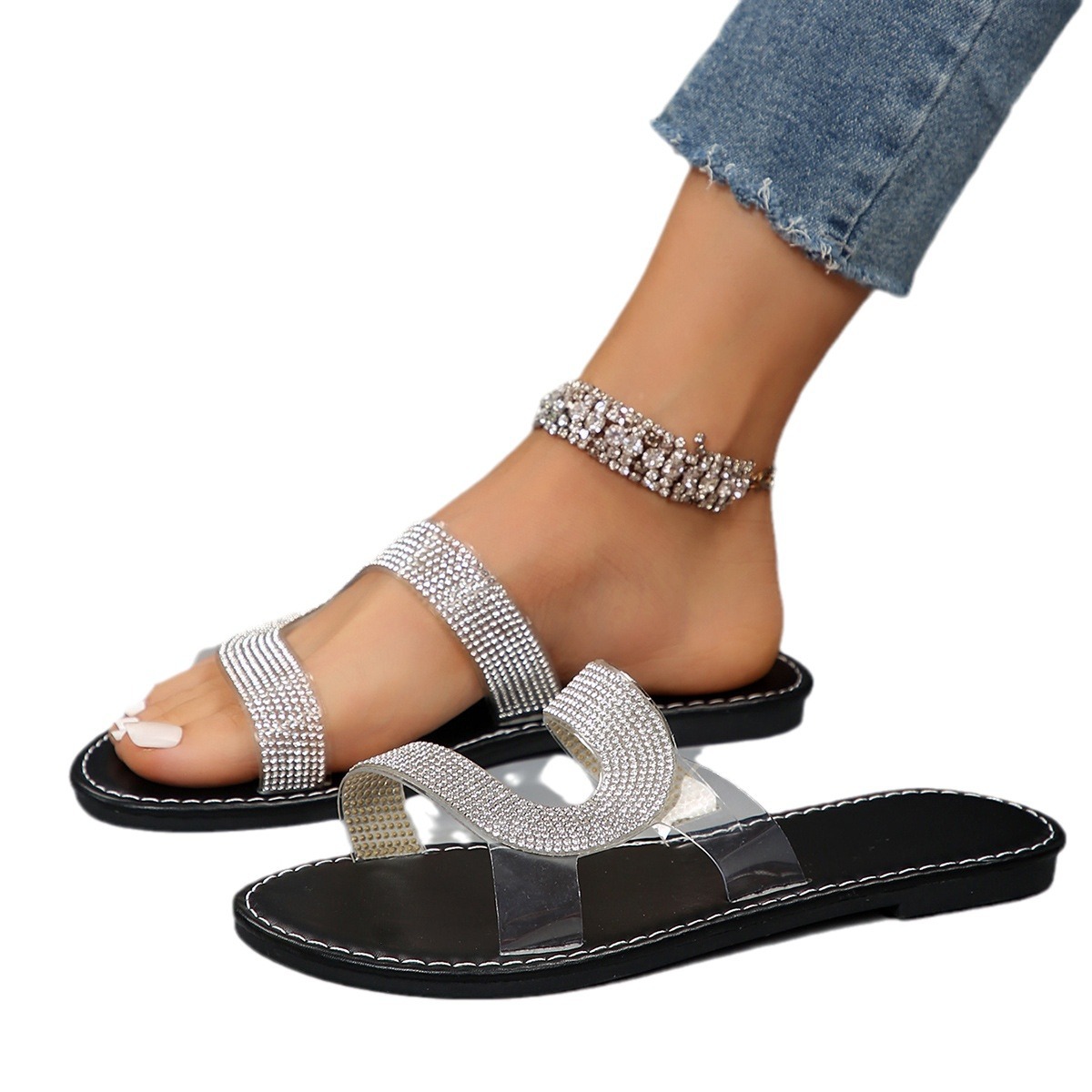 2024 Nuovo fondo piatto con testa rotonda e diamante d'acqua cavo trasparente per pantofole alla moda da donna di grandi dimensioni_voghion.com