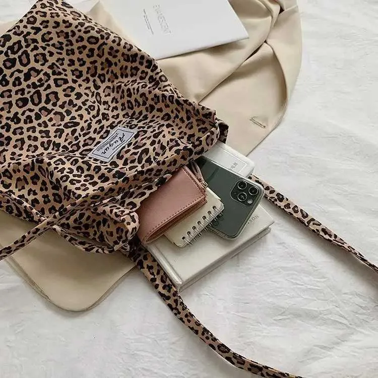 Sac à main en toile imprimé léopard pour femme, mode coréenne décontractée, nouveau sac de shopping, sac à main imprimé pour étudiant, Bolsa Mujer Y241026_voghion.com