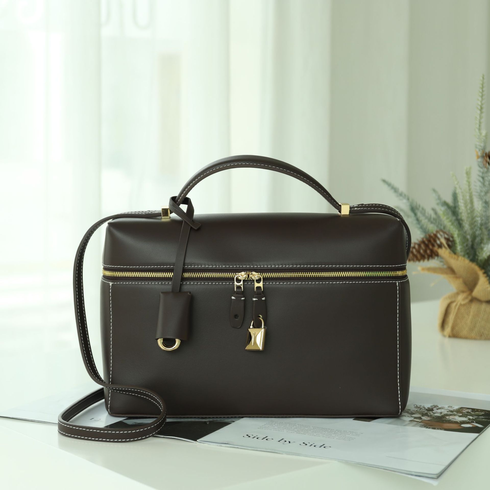  Lunchbox Upscale Handy Handbag, Leather Women's Bags, New Simple Crossbody Small Square Bag_voghion.com