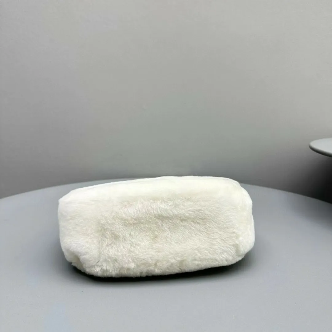 Flauschige Hobo-Tasche aus weißem Fell mit langem Riemen – Designer-Winterhandtasche, warmes Fleece, goldene Hardware, Reißverschluss, Geldbörse_voghion.com