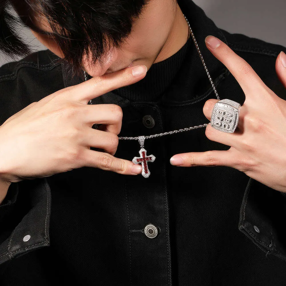 Nuova collana con croce blu Hip Hop con diamanti e versatile maglione in argento Sterling con ciondolo a catena cubana intrecciata_voghion.com