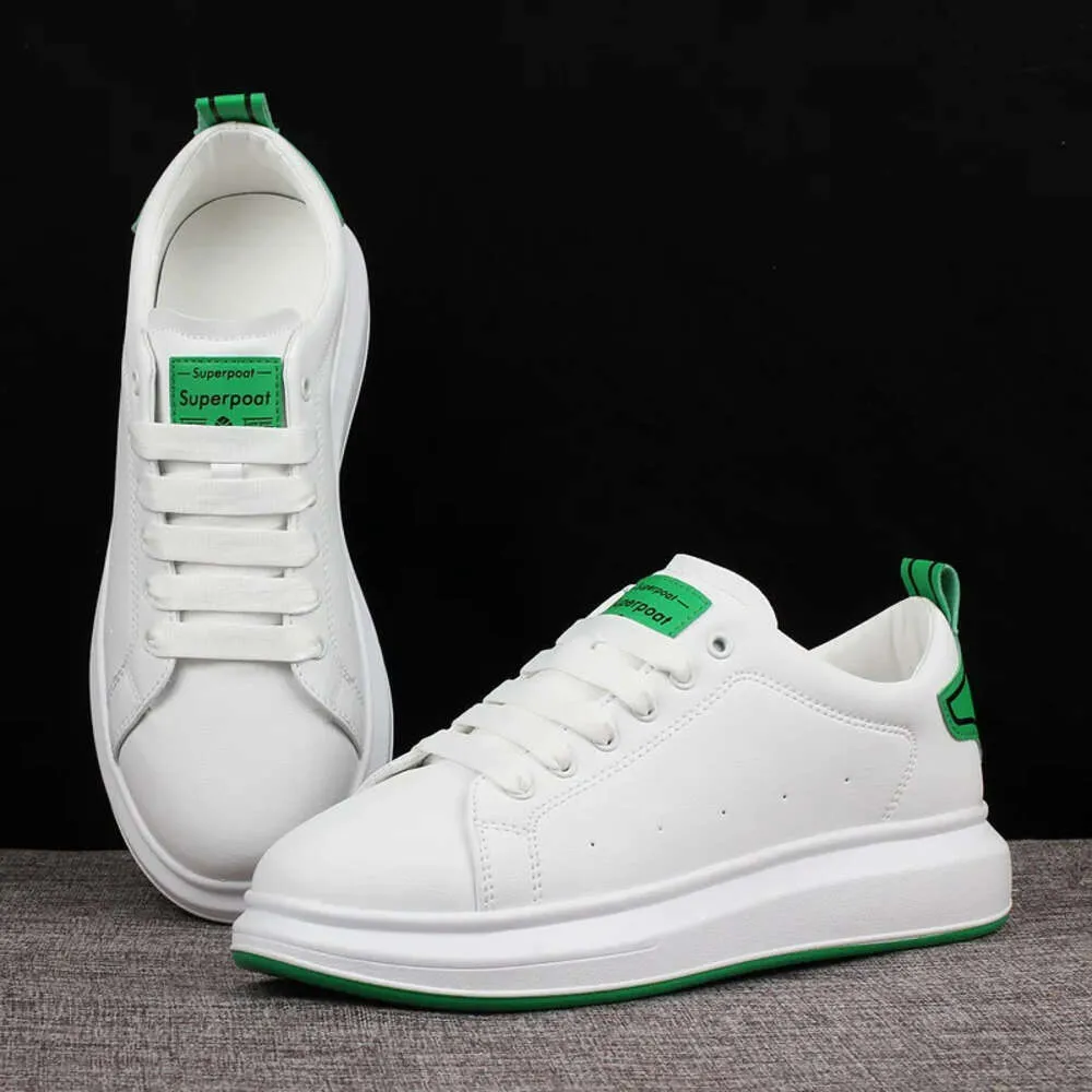 Scarpe da passeggio/tennis comode, casual e con suola spessa, da uomo e da donna, bianche e sportive_voghion.com