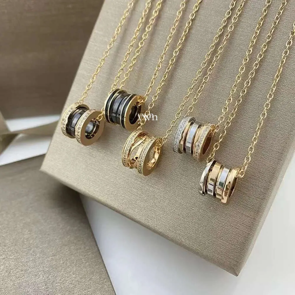 Designer hanger ketting voor dames van titaniumstaal goudkleurig_voghion.com