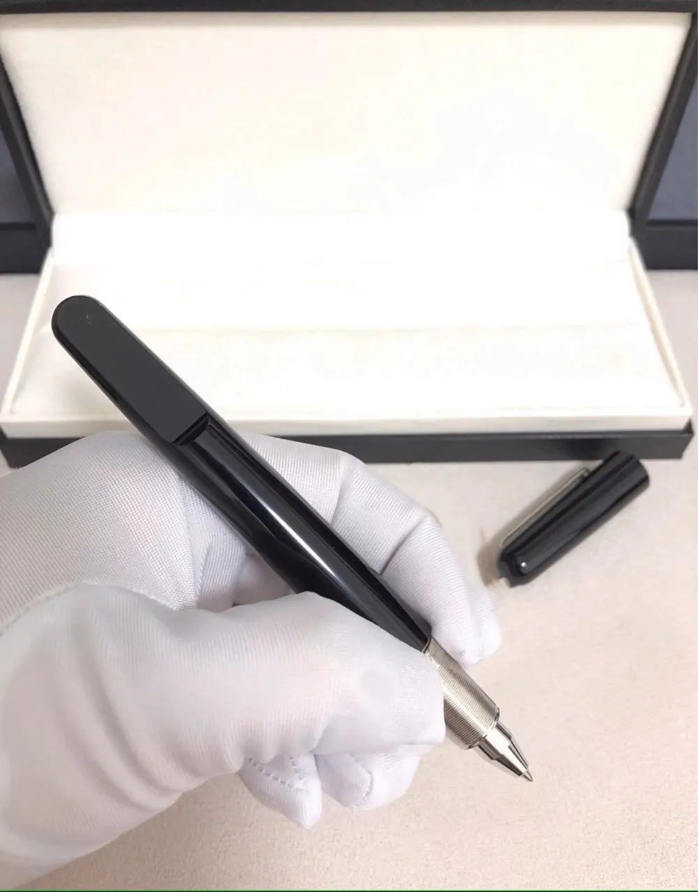 wholesale M Series Magnetic Cap Ballpoint Pens, Gel Pens, Fountain Pens, Ballpoint Pens And Signature Pens_voghion.com