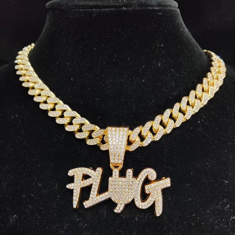 Colliers pendentifs hommes femmes Hip Hop PLUG collier lettre avec chaîne cubaine en cristal de 13 mm HipHop Iced Out Bling Fashion_voghion.com