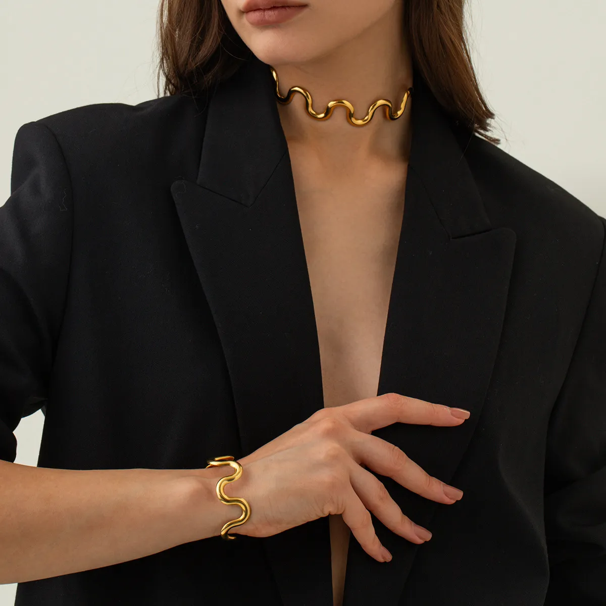 Conjunto de colar e pulseira de onda em aço inoxidável ouro_voghion.com