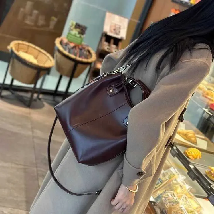 RanHuang Nouveaux Sacs À Main De Mode Pour Femmes De Haute Qualité En Cuir Véritable À Bandoulière Grands Sacs Seaux Designer_voghion.com
