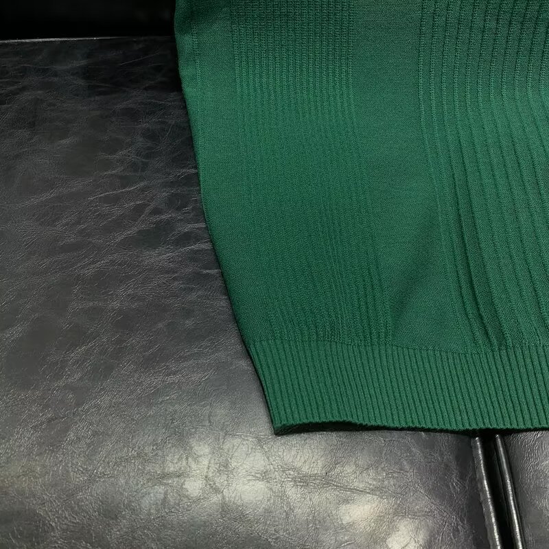Herrenbekleidung Modemarke Ice Silk Kurzarm-T-Shirt Herren Sommer dünnes, schlankes Rundhals-Strickhemd mit All-Match-Casual-Tops_voghion.com