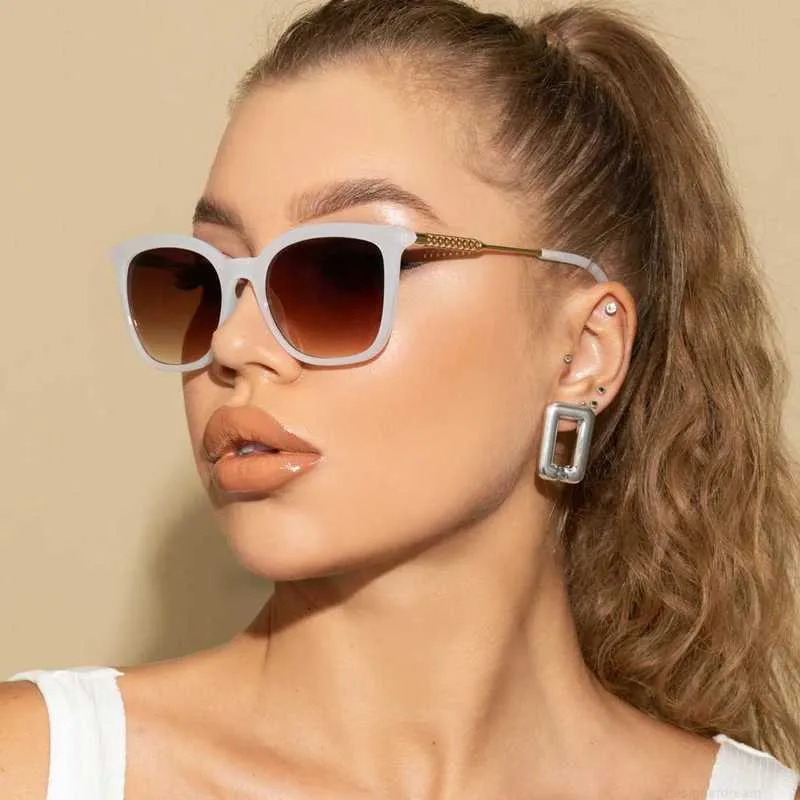 Classic Square Sunglasses For Women And Men With Alloy Frame_voghion.com