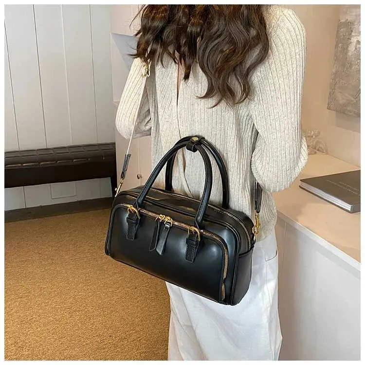 Vintage Handbags for Women Solid Pu Leather s Large Capacity Female Commute Wide Strap Crossbody Packs 2024 NewC241212_voghion.com