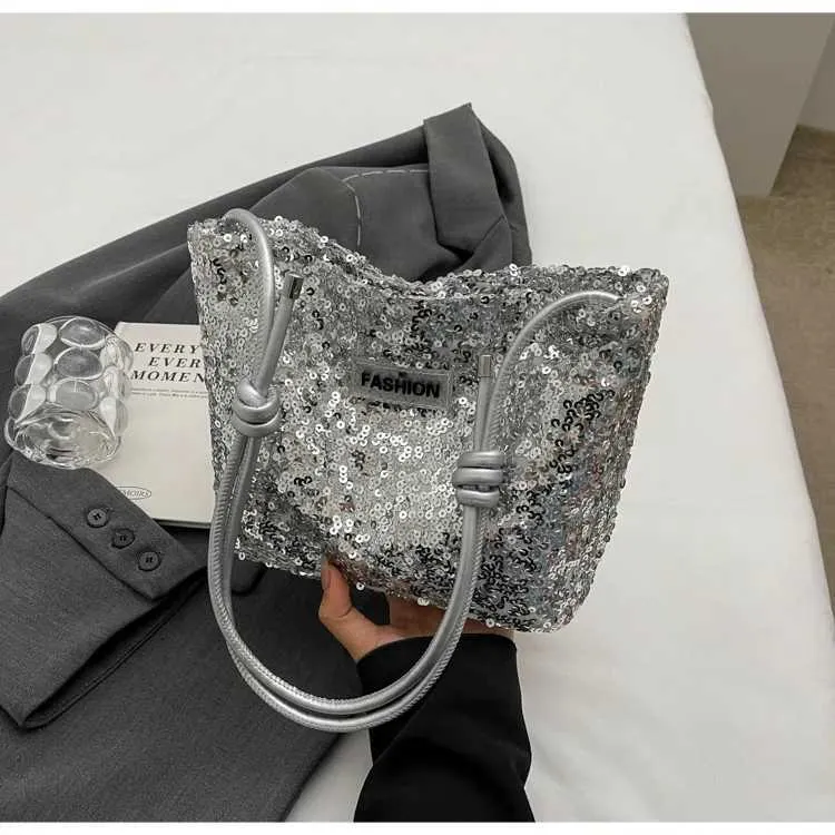 Frauen Pailletten Solide Shiny Stachels Eimer Griff Weibliche Casual Pendeln Schulter Pack Dame Weiche Große Kapazität_voghion.com