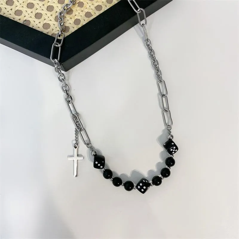 Colares com Pingente U-Magical Punk Assimetria Chunky Corrente Cruz Colar de Metal Para Mulheres Cubo Preto Dados Jóias com Contas_voghion.com