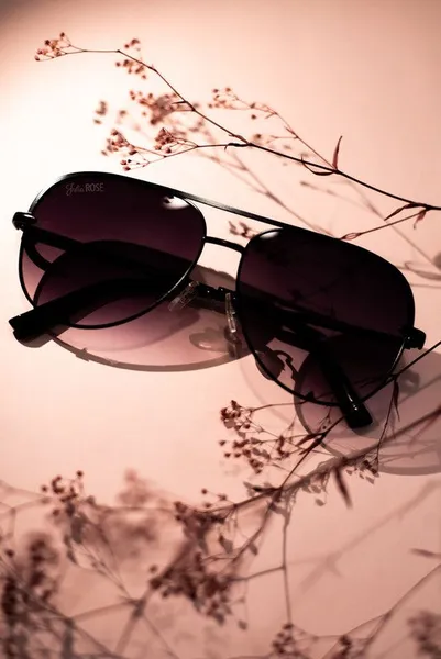 Black Gradient Unisex Aviator Sunglasses_voghion.com