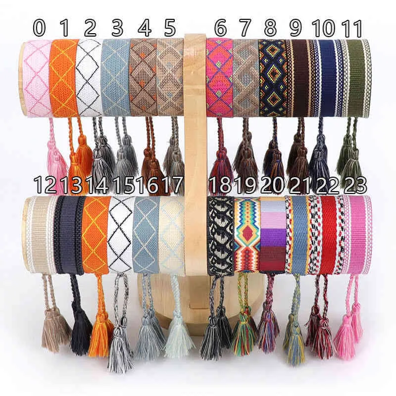 Pulsera tejida con borlas para mujer, estilo bohemio, con corazón dorado, regalo de joyería al por mayor, 2022_voghion.com