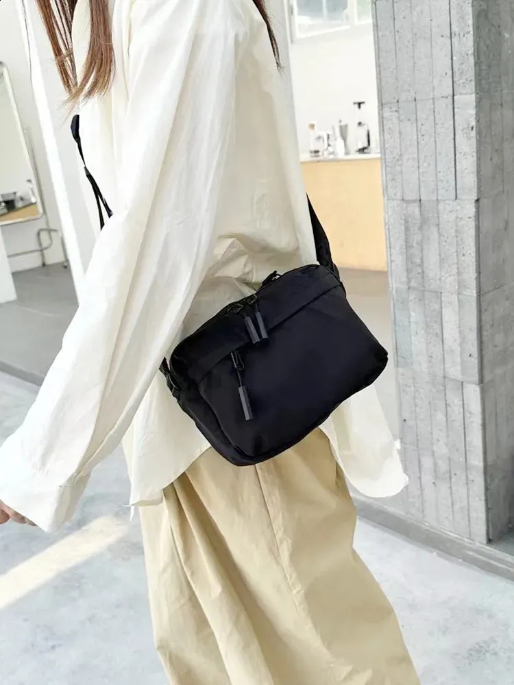 Herren Umhängetasche Wasserdichte Nylon Schultertasche Reisetasche_voghion.com