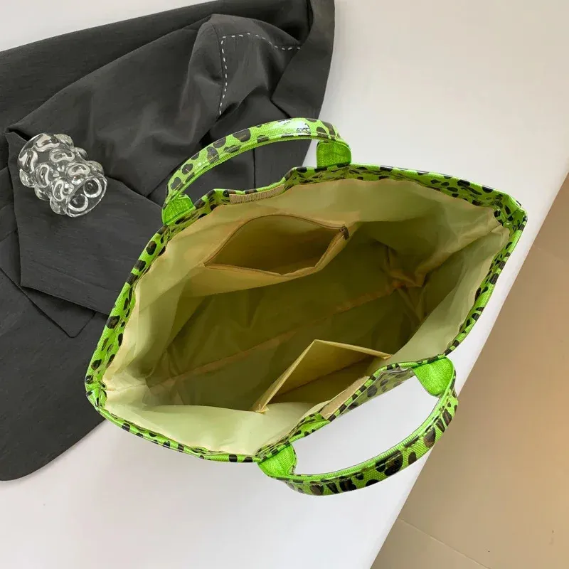 Fashion PVC Reusable Shopping Vintage Leopard Womens Large Capacity Waterproof Handbag Tote Beach Bag Travel 241115_voghion.com