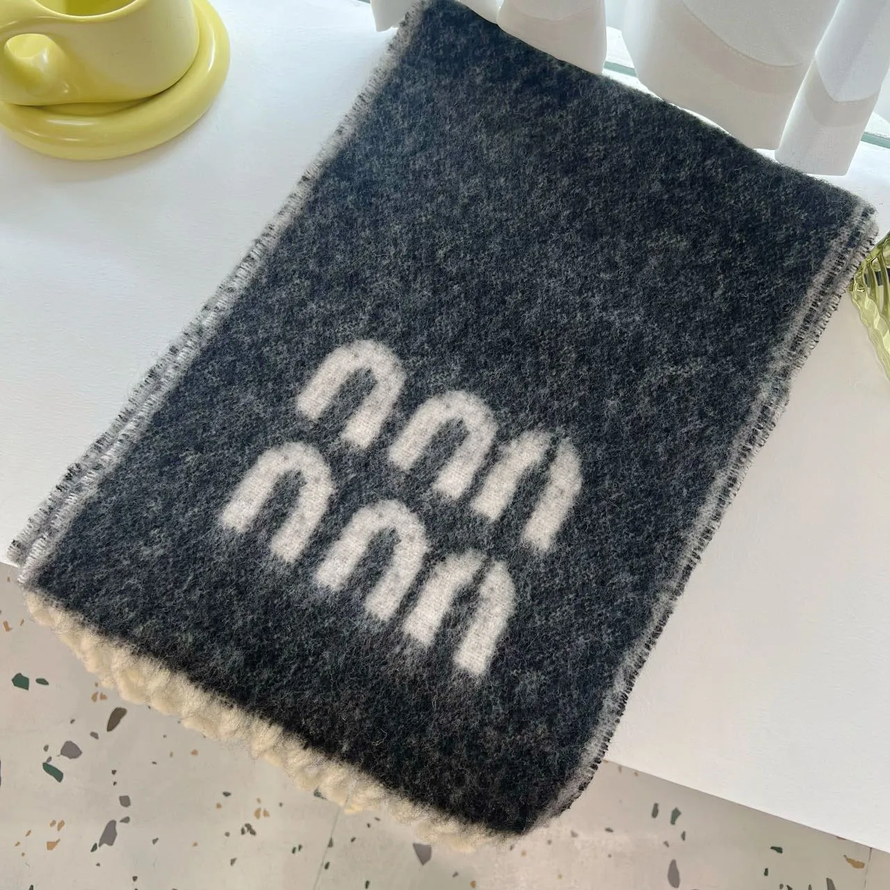 Designer-Schal aus Kaschmir für Damen im Herbst und Winter mit weichem Schal mit langer Quaste und modischem Karomuster für Herren_voghion.com