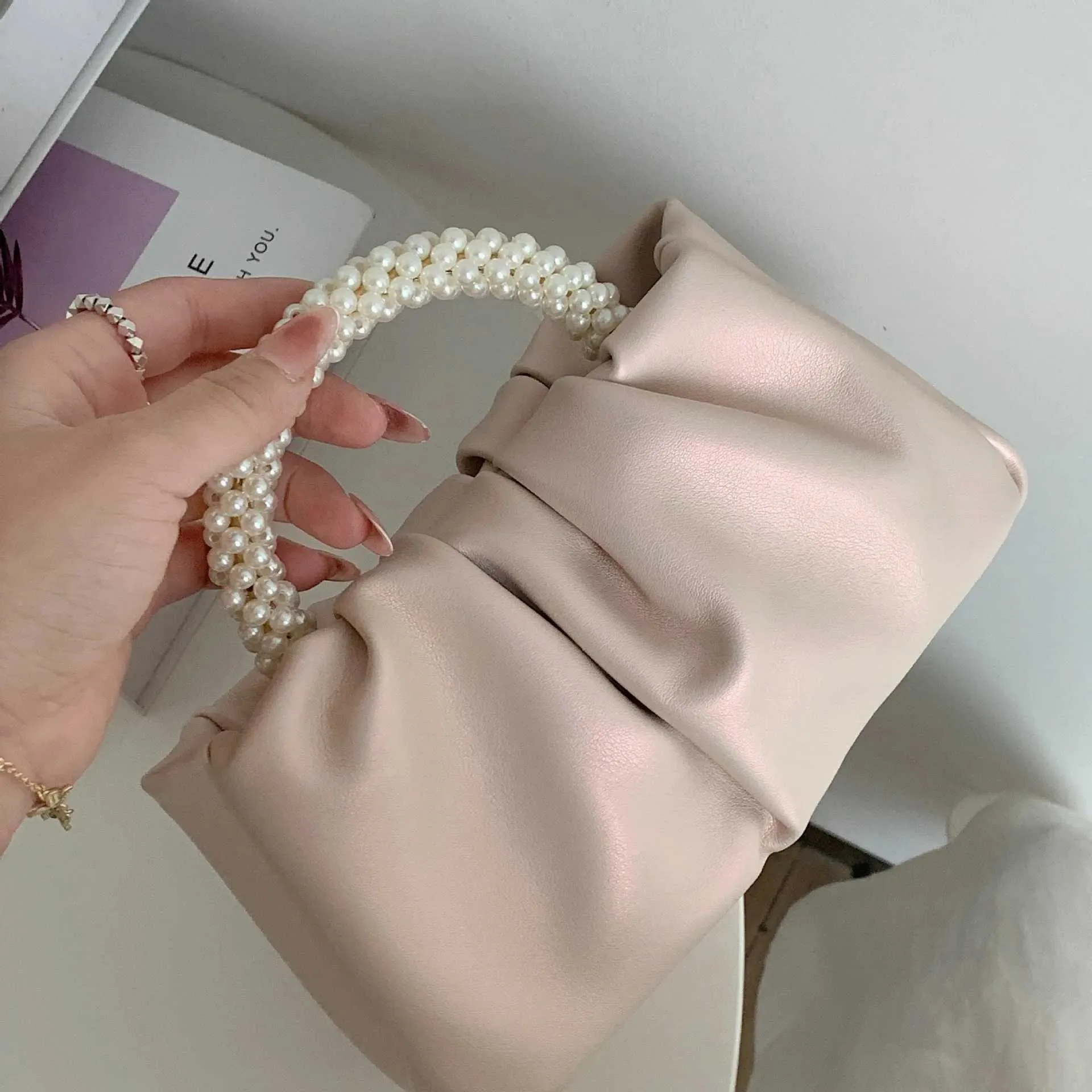 Borsa clutch con manico di perle borsa a spalla quadrata donna_voghion.com
