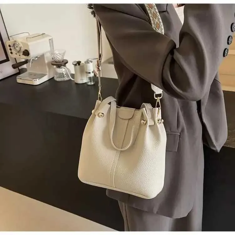 Bag Korean Versatile Bucket Spring And Summer Broadband Shoulder Messenger Bag Womens Handba241128_voghion.com