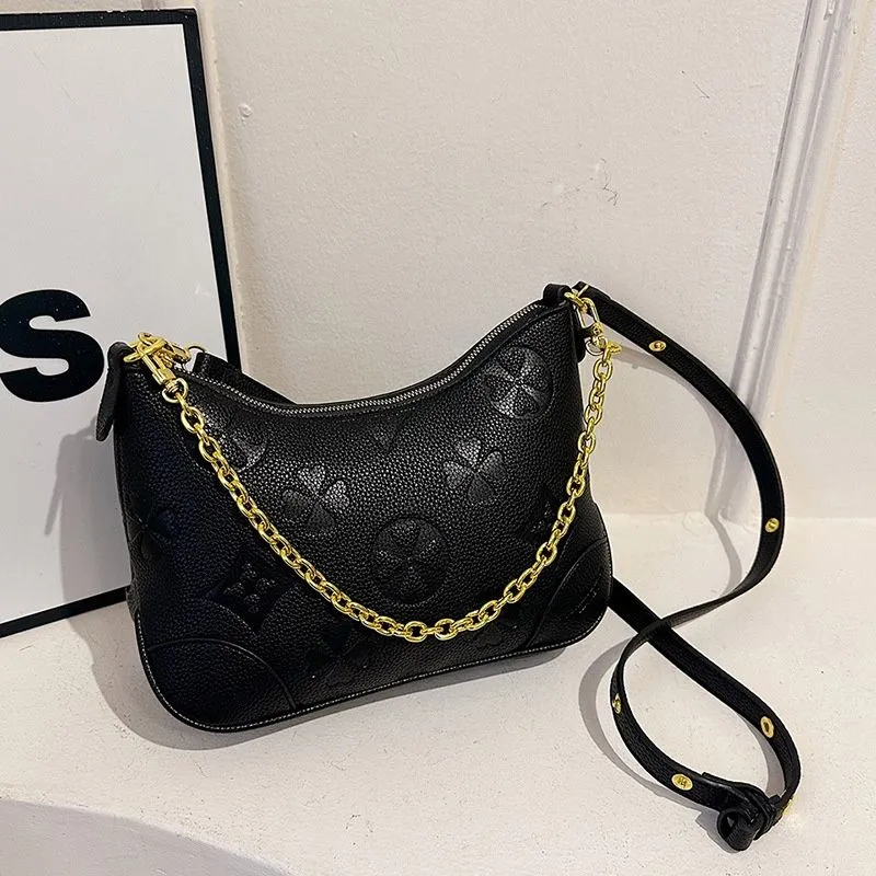 Free Shipping 2025 Designer Fashionable Commuting Dumpling Armpit Chain Carrying Shoulder Bag For Women_voghion.com