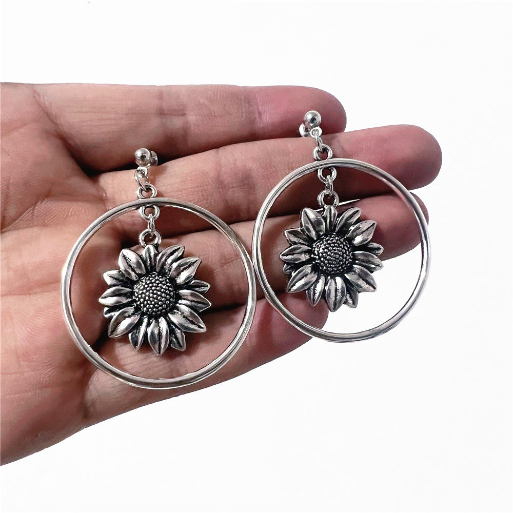 Orecchini Girasole Orecchini a bottone in argento, orecchini ipoallergenici_voghion.com
