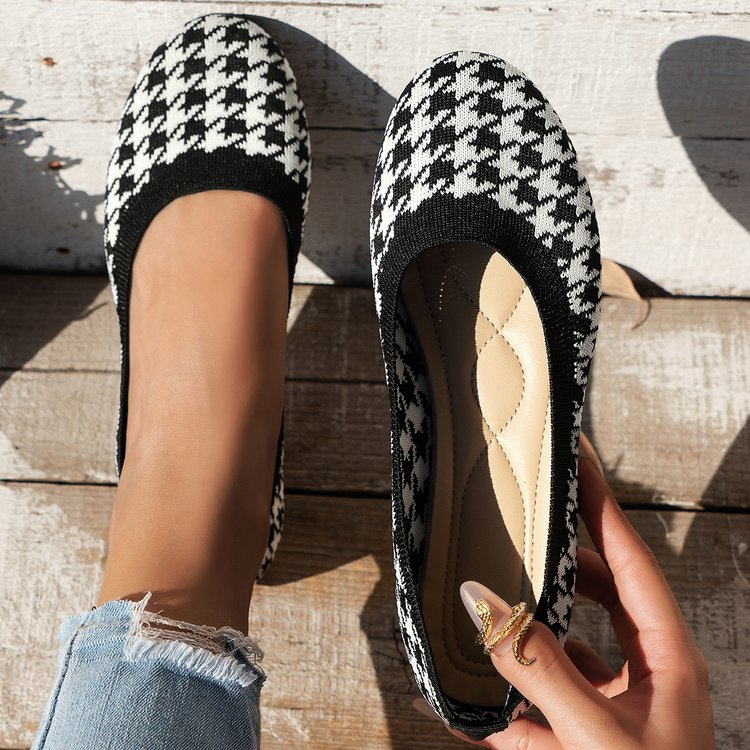 Wholesale knitted soft-soled toe shoes flying woven shoes women's flat spring new breathable shallow-mouth  shoes_voghion.com