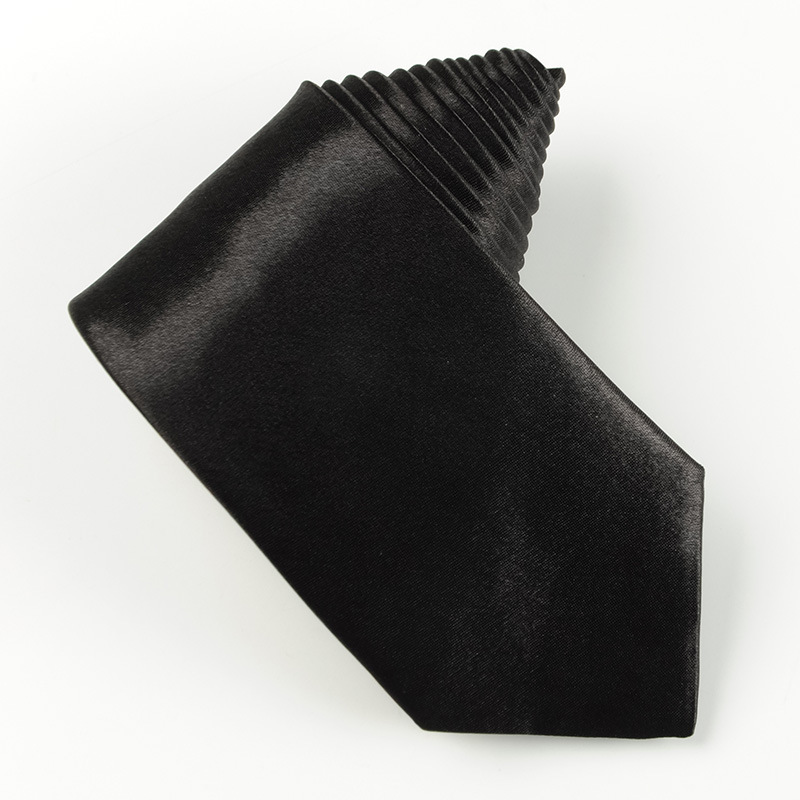Cravatta nera da uomo per abbigliamento formale business_voghion.com