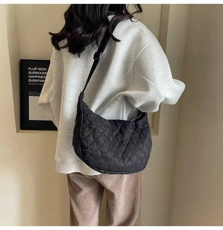 Sac à bandoulière rétro en nylon pour femmes, sac à main décontracté et étanche pour sans-abri, literie pour femmes, grande capacité, Y241123_voghion.com