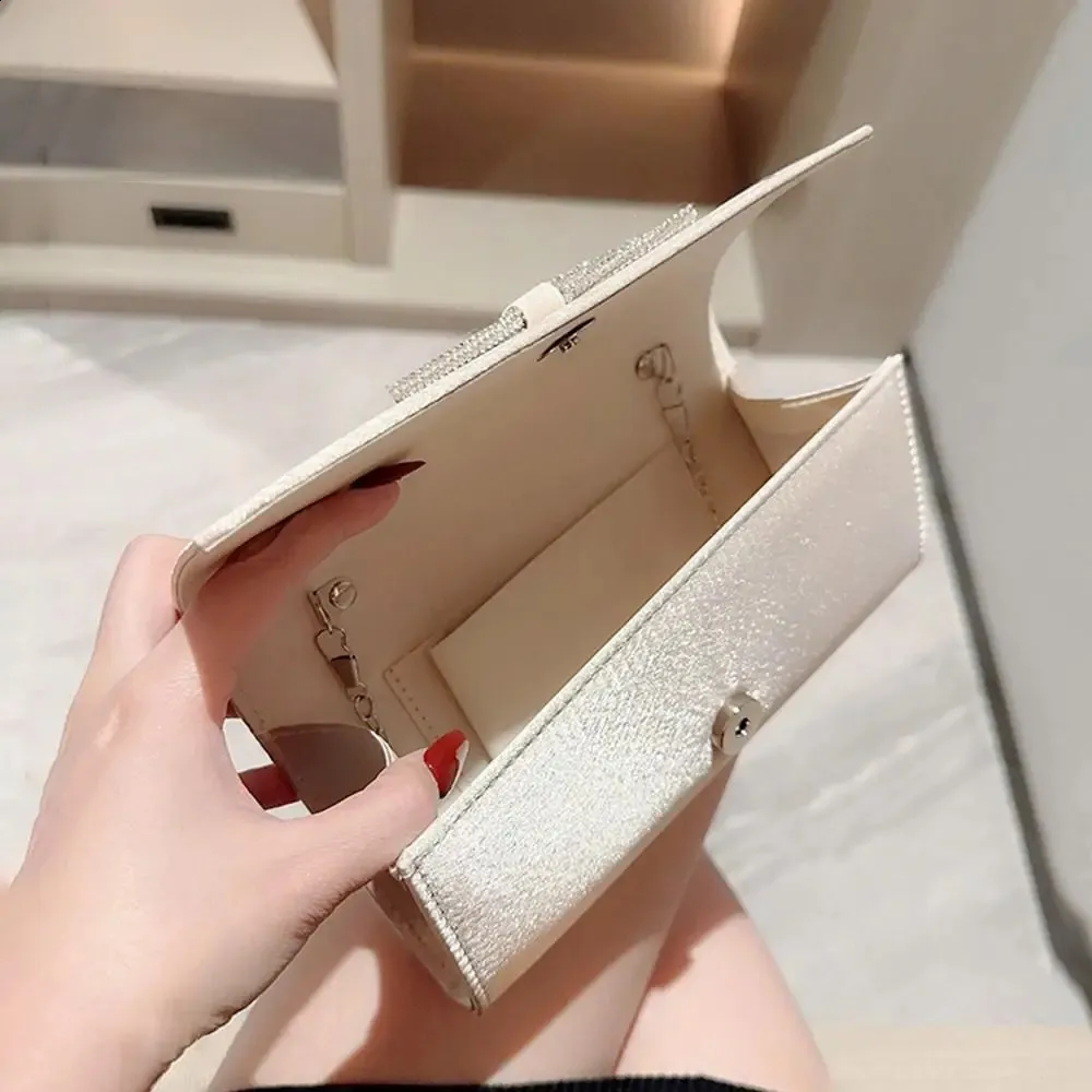 Pochette da sera per donna in raso e seta con paillettes per matrimonio_voghion.com