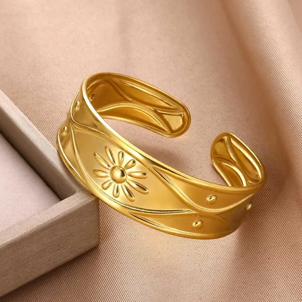 Pulsera rígida de flor vintage en acero inoxidable mujer_voghion.com