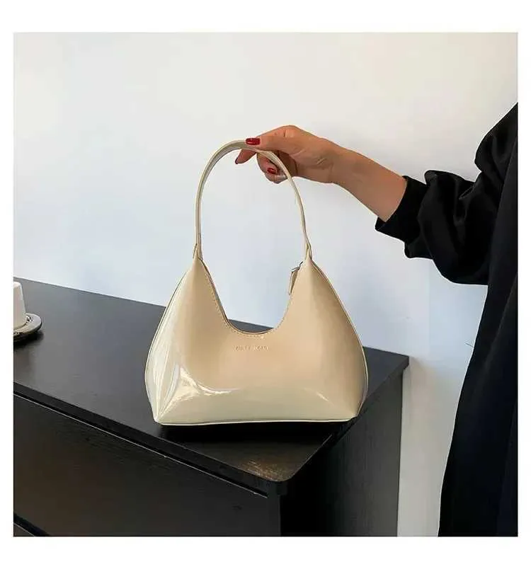Trendy Designer Solid Schëllertaschen fir Fraen Handtaschen a Portemonnaien 2024 Nei Moud Lackleder Ënneraarm Damen_voghion.com