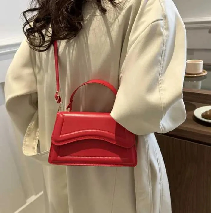 Neu Frauen Mode Sg Schulter Trend PU Leder Textur Messenger Handtaschen Solide Freizeit Stilvolle Umhängetaschen für_voghion.com