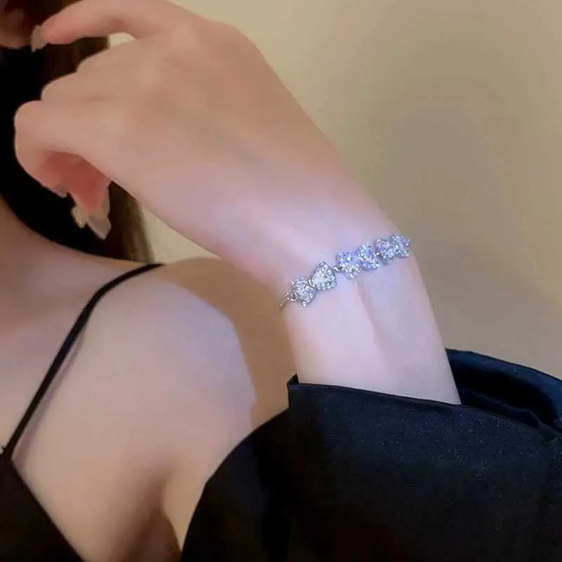 Shiny Zircon Bangle For Women, Elegant Silver Colour Bow Bracelet_voghion.com