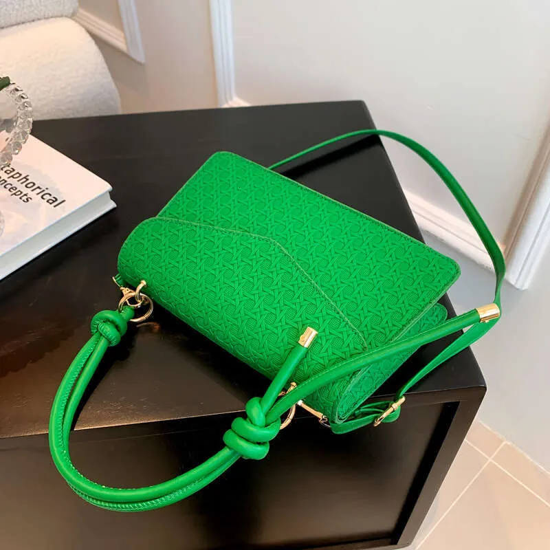 Crossbody Shoulder Handbag With Diamond Lattice Quilted Pattern_voghion.com