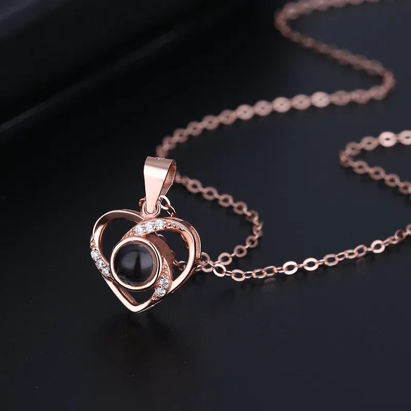 Collane con ciondolo Collana con proiezione con rosa rotante Regalo 100 lingue Ti amo Cuore Gioielli per donne Natale_voghion.com