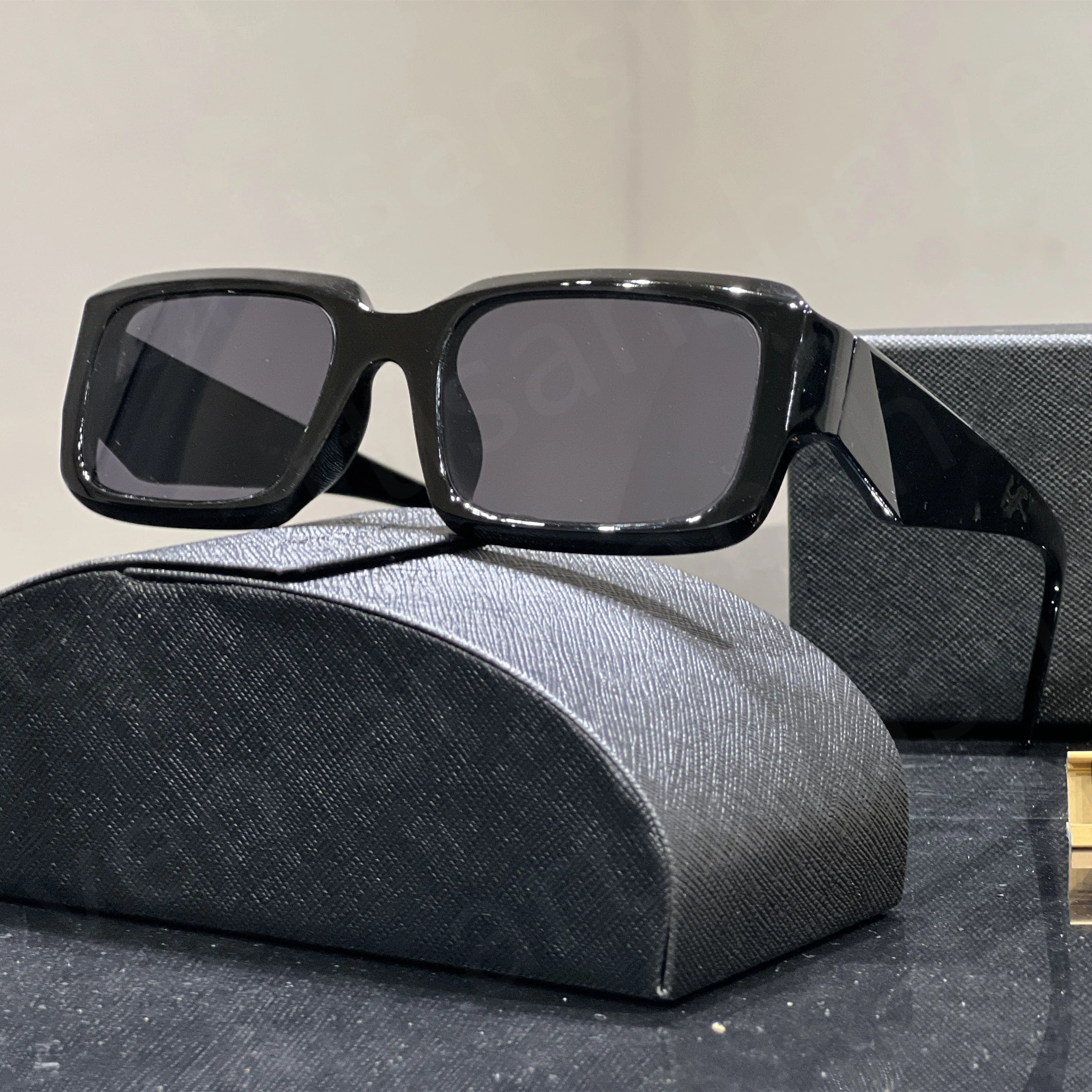 Lehké designové cenově dostupné pánské designové unikátní sluneční brýle pro ženy_voghion.com