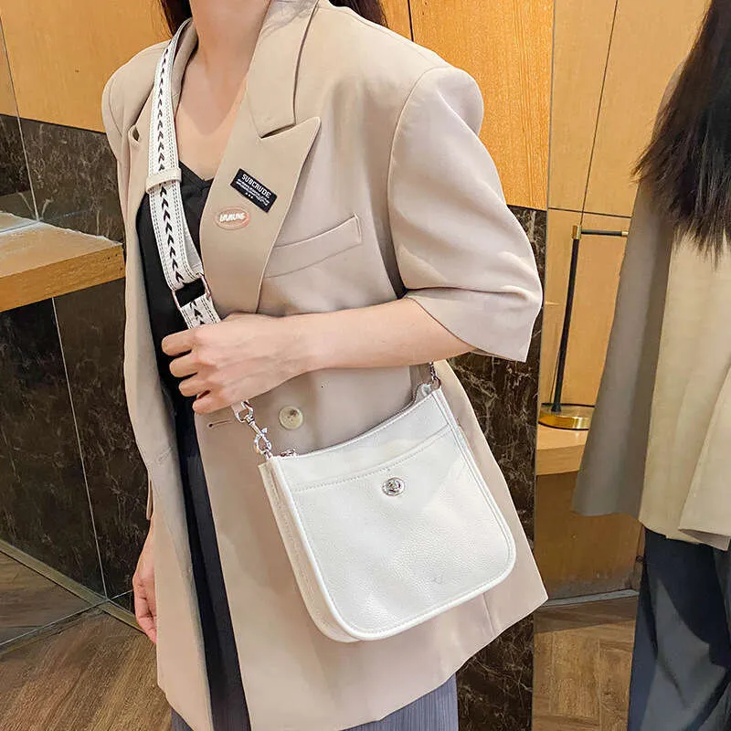 Portafoglio alla moda da donna in PU, tracolla regolabile, tasche multiple, tracolla a forma di secchiello del marchio Hobo_voghion.com