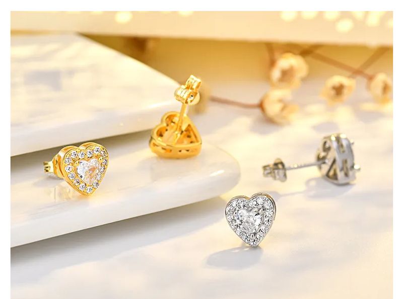 Boucles d'oreilles trois pièces en zircon rond, quatre griffes carrées, tempérament de niche, style léger, forme de cœur haut de gamme_voghion.com