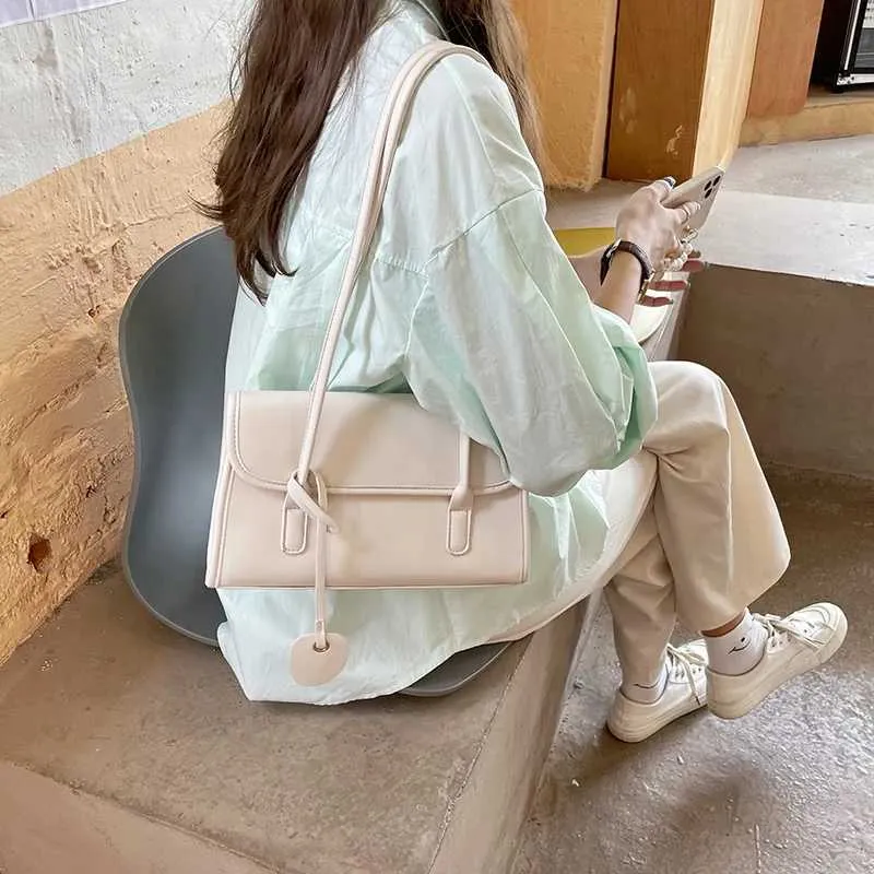 Sac à bandoulière en PU à texture française à la mode pour femmes, jaune, sous les aisselles, printemps/été 2024, pendentifs élégants, Handba241104_voghion.com