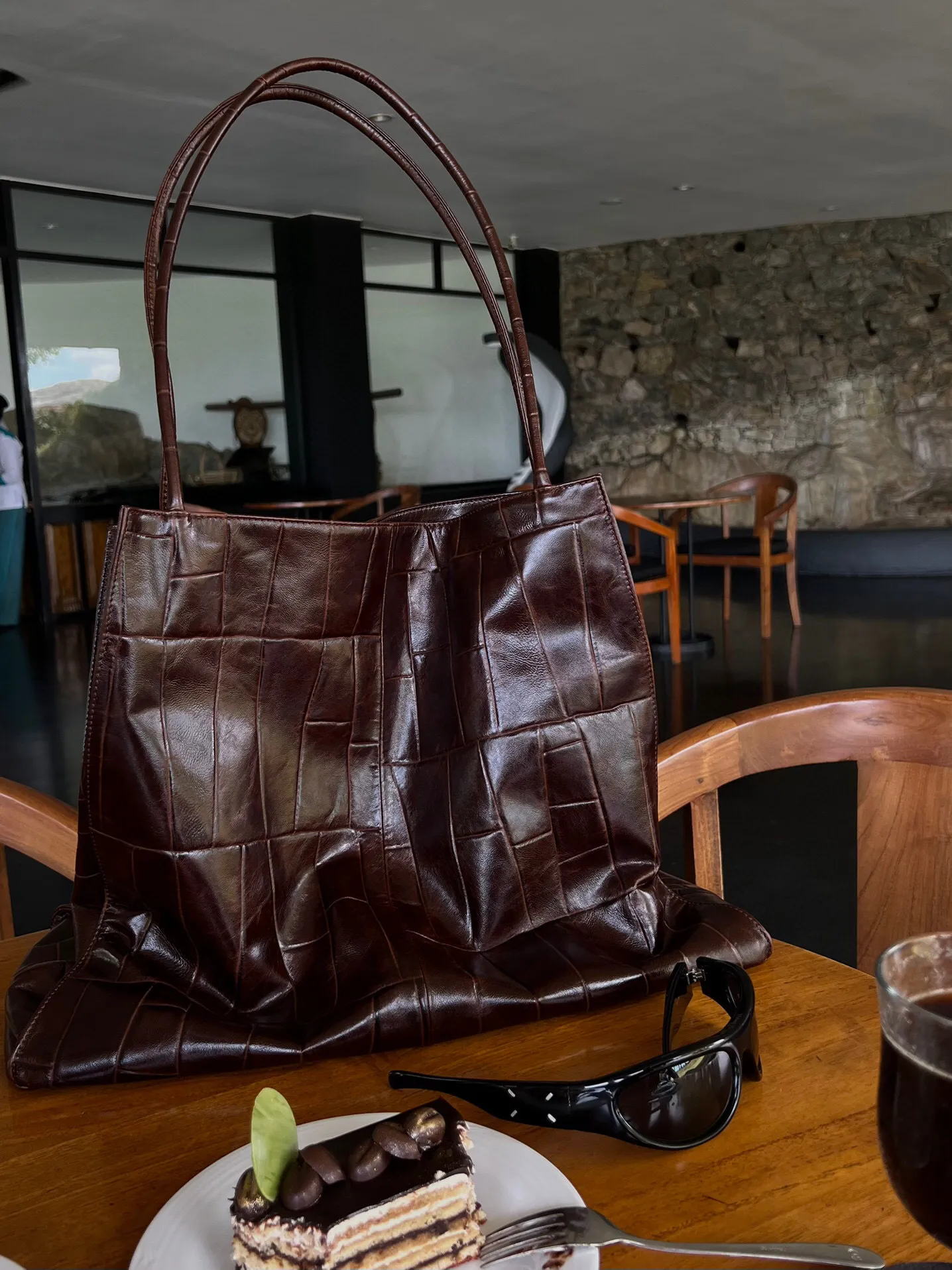 Kopfschicht-Rindsleder mit großem Fassungsvermögen, echtes Leder für Damen 2024, lässige und stilvolle, vielseitige Schultertasche zum Pendeln_voghion.com