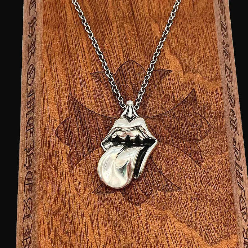 Pendant Necklace Chrome Design Rocking Rolling Antique Style_voghion.com