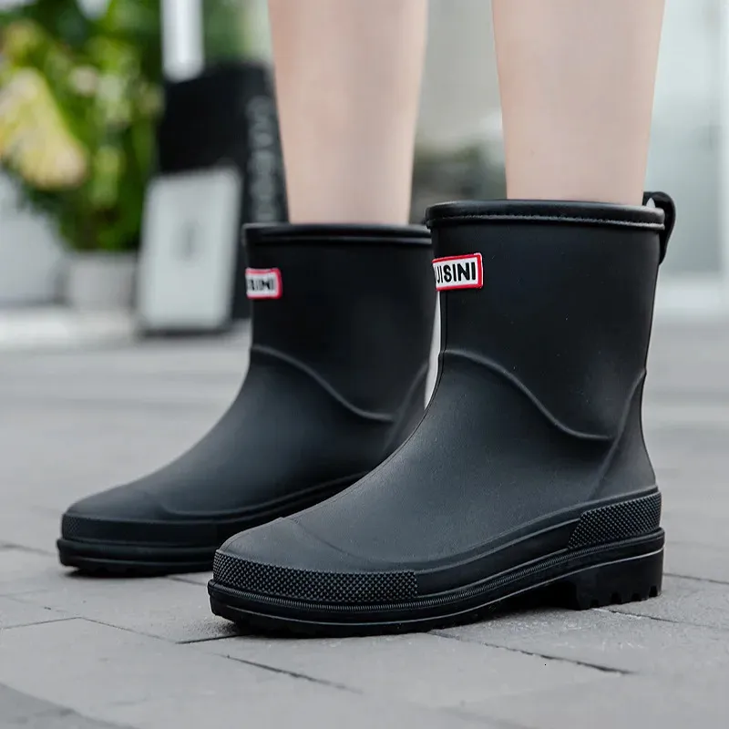 Damen Niedrige rutschfeste Küchen-Regenschuhe Wasser Frau Gummi Garten Galoschen Slip-on Regenstiefel Kurze Stiefel 231030_voghion.com