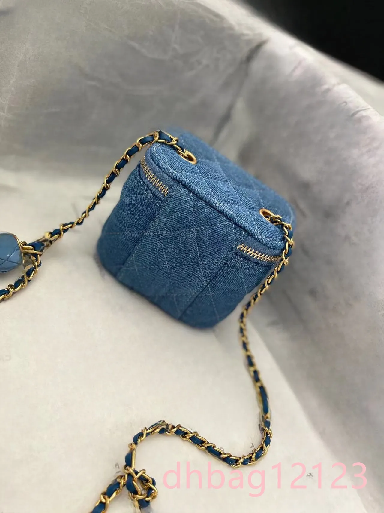 Borsa da designer, piccola scatola per il trucco, in denim, in pelle di pecora, con perle schiacciate, pallina dorata, accessori in metallo, borsa a mano con spalla inclinata, rossetto_voghion.com