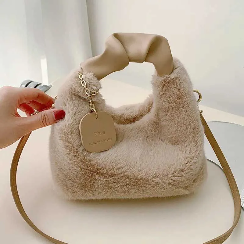 Wan Soft Plush Handbag New Fi Autumn/Winter Korean Edition Simple Ten Font Shopping Bag Y241106_voghion.com
