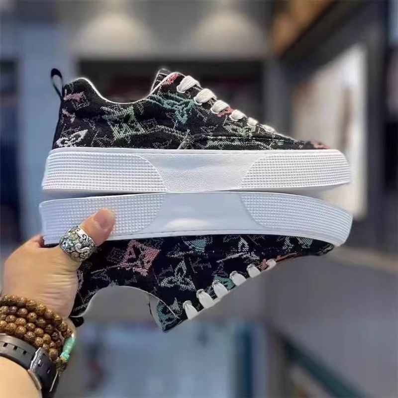 Bedruckte Canvas-Schuhe für Männer mit durchlässigen Student Sports Casual Sneakers_voghion.com
