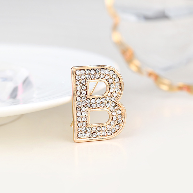 Spilla versatile con lettere inglesi in strass, stemma con fiore sul petto, luce antiscivolo, alla moda per uomo e donna_voghion.com