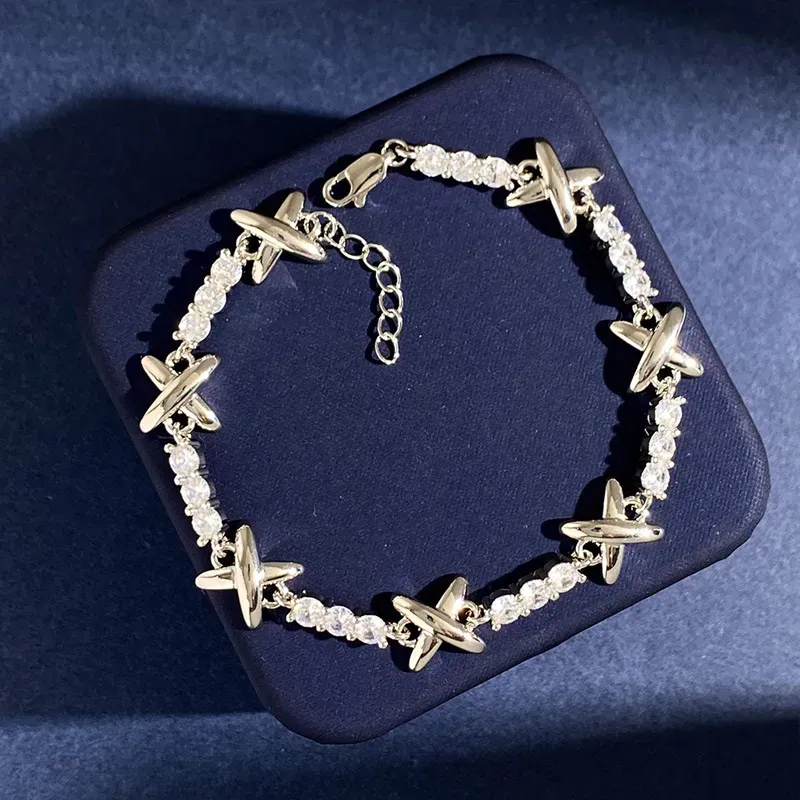 Zlata ogrlica s prevleko iz sterlinga Sier, objemi, poljubi in križem, zapestnice s tridesetimi diamanti za ženske, klasična modna znamka_voghion.com