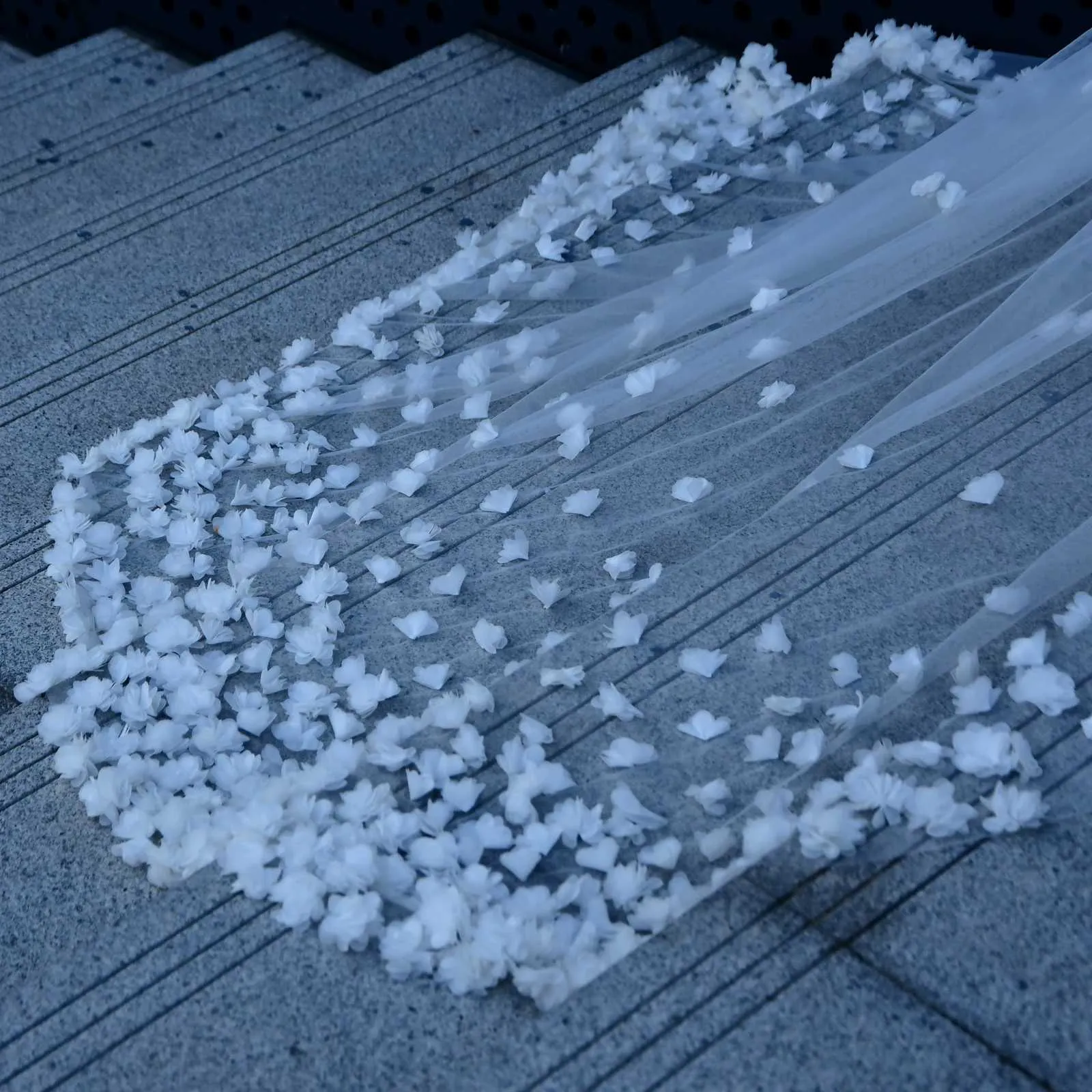 Hair Jewelry 3D Flowers Bridal Long Cathedral 1 Layer Soft Wide Veil With Comb Wedding Accessories For Bride V93_voghion.com