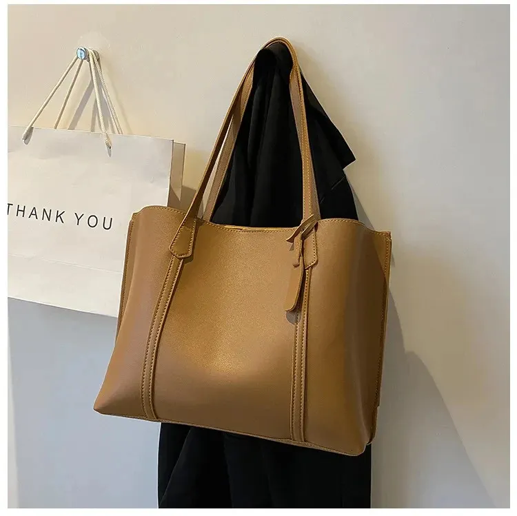 1PC black minimalist large capacity soft leather tote casual versatile shoulder bag 240822_voghion.com
